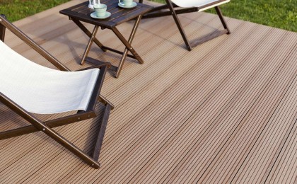 Composite Decking vs Real Wood: Which is the Better Choice for Your Outdoor Space?